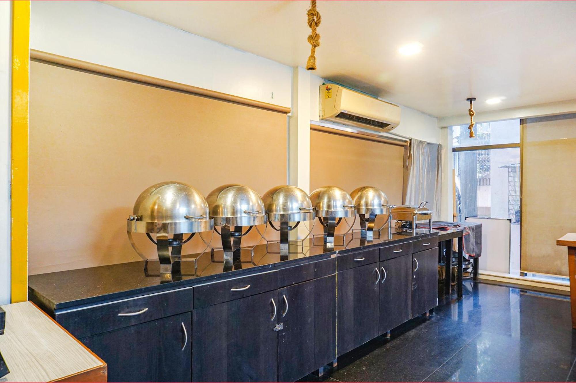 Fabhotel Prime Deccan 8 Pune Exteriör bild