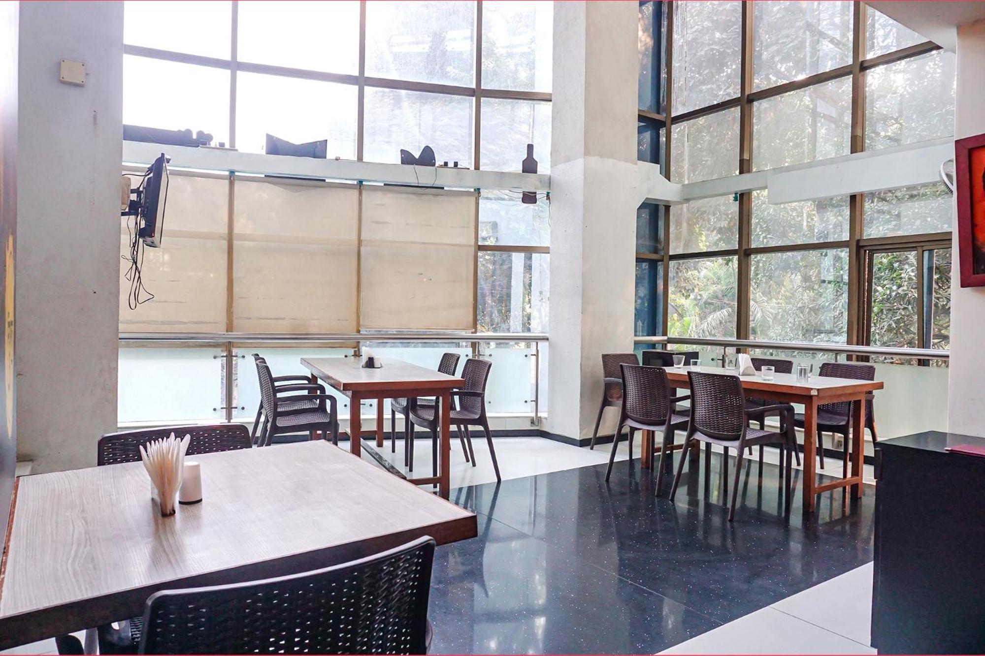 Fabhotel Prime Deccan 8 Pune Exteriör bild